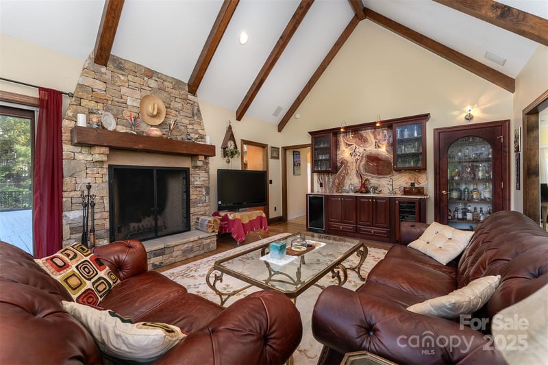 345 Hawks Nest Trl, Lake Lure, NC 28746