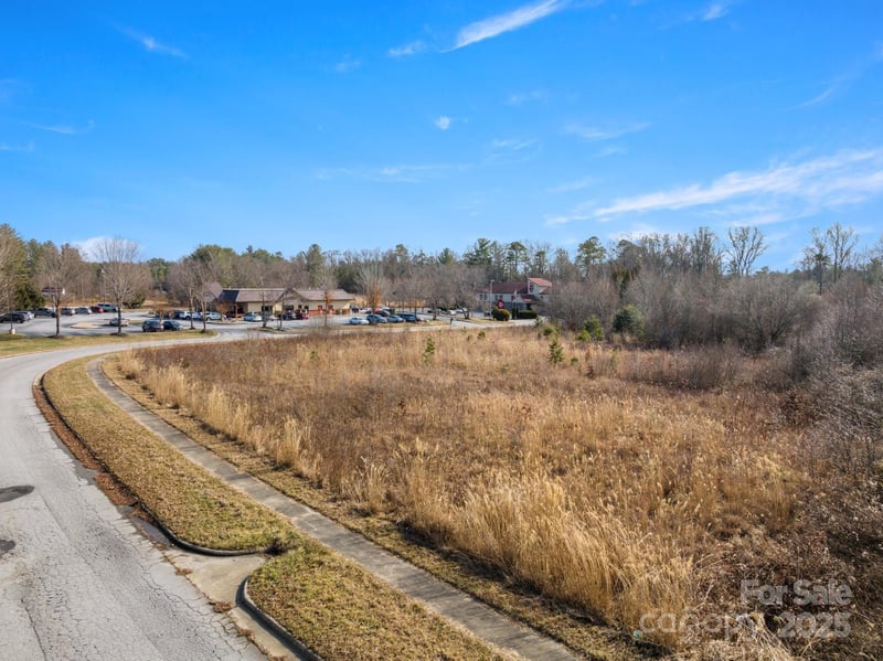 238 Mitchelle Dr, Hendersonville, NC 28792