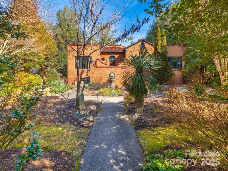 26 Sheridan Rd, Asheville, NC 28803