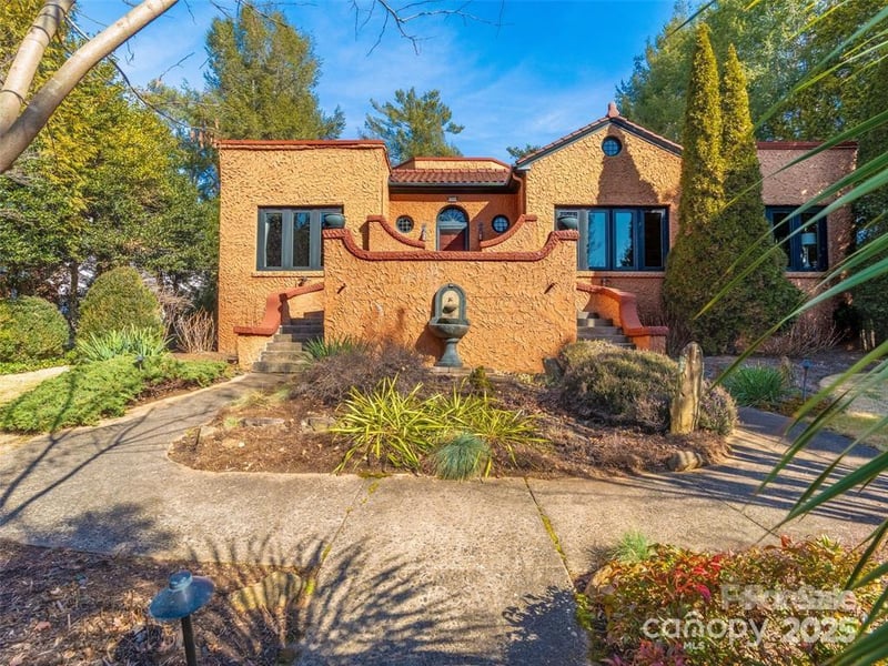 26 Sheridan Rd, Asheville, NC 28803