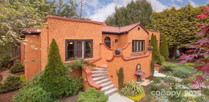 26 Sheridan Rd, Asheville, NC 28803