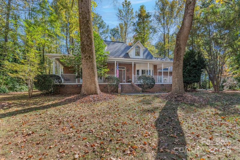 1085 Pinecrest Dr, Rock Hill, SC 29732