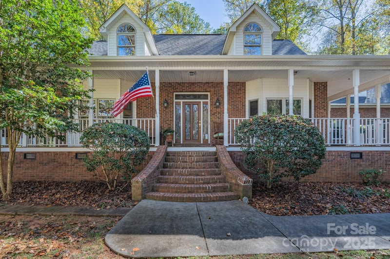 1085 Pinecrest Dr, Rock Hill, SC 29732