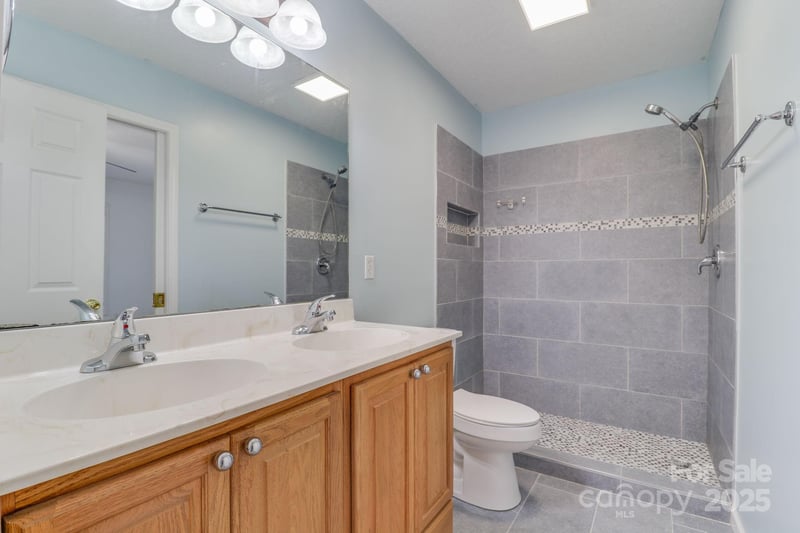16 Aberdeen Dr, Arden, NC 28704