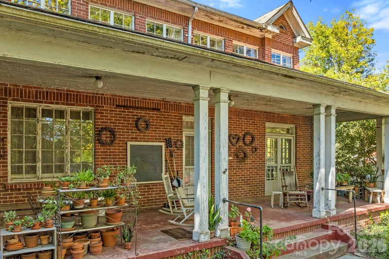 414 Beaucatcher Rd, Asheville, NC 28805