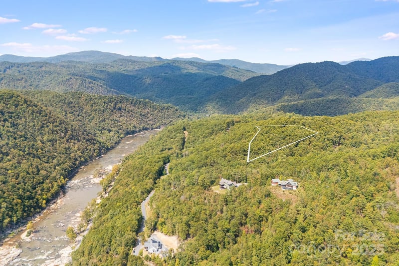 111 Wild Turkey Loop, Marshall, NC 28753