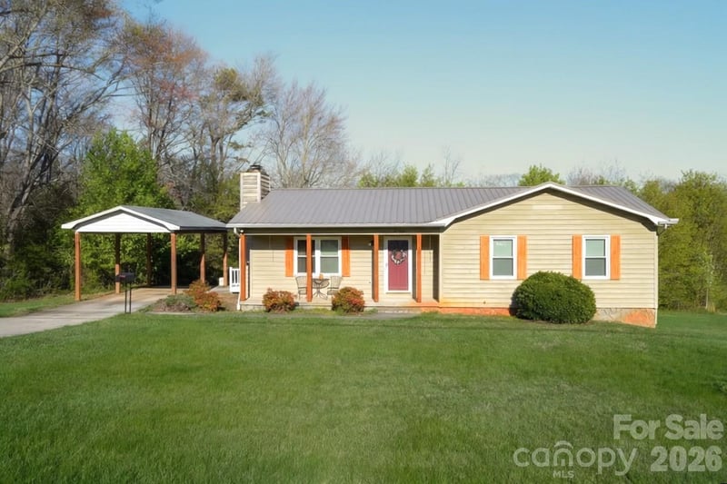 4186 Horseshoe Bend Rd, Hudson, NC 28638