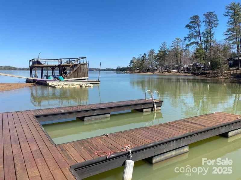 2691 Laurel Pointe Dr, Morganton, NC 28761