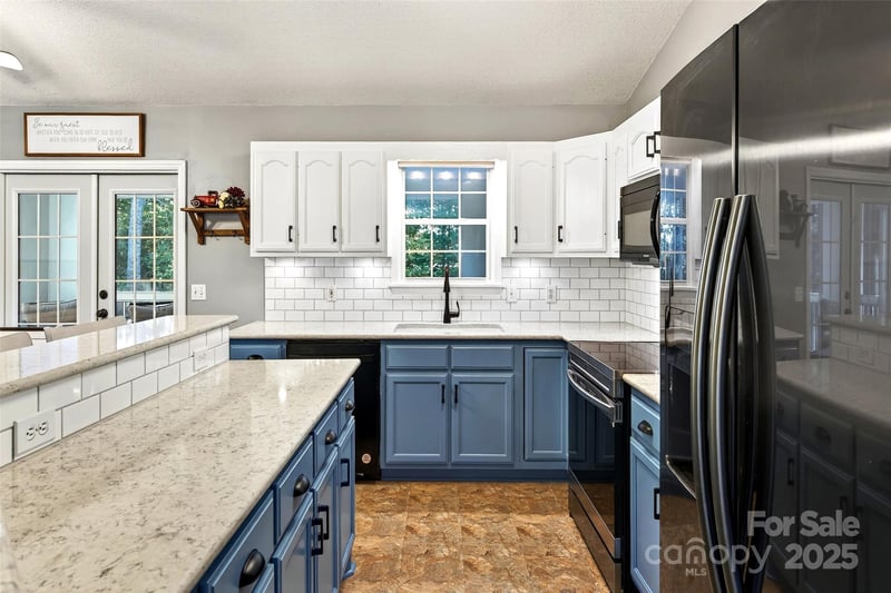 2691 Laurel Pointe Dr, Morganton, NC 28761
