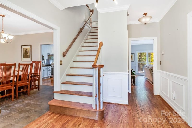 107 Sunningdale Dr, Flat Rock, NC 28731
