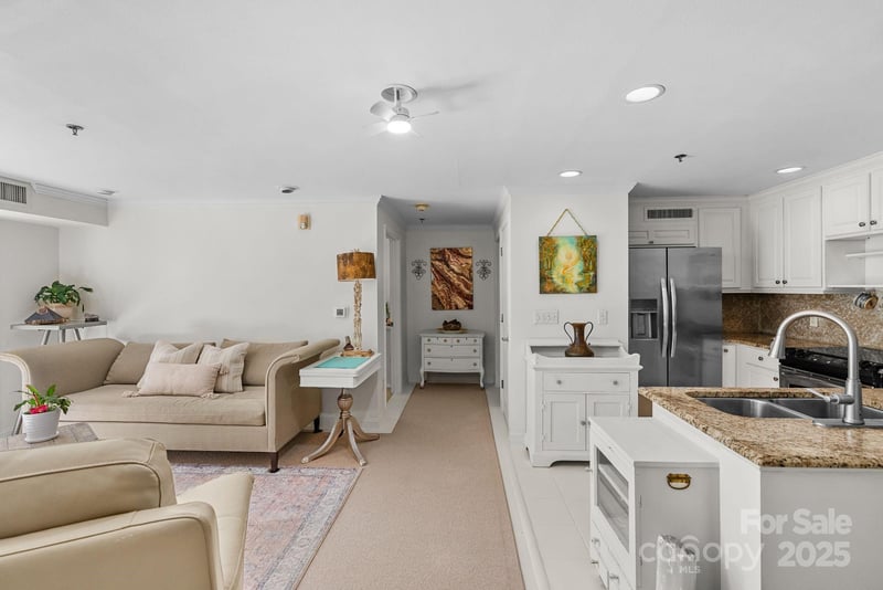 429 Bowling Park Rd, Asheville, NC 28803