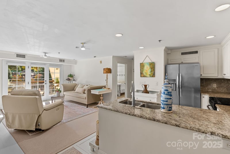 429 Bowling Park Rd, Asheville, NC 28803