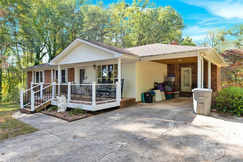 841 Knowles Dr, Dallas, NC 28034
