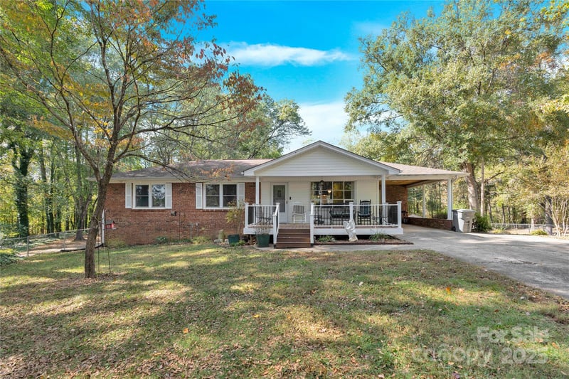 841 Knowles Dr, Dallas, NC 28034