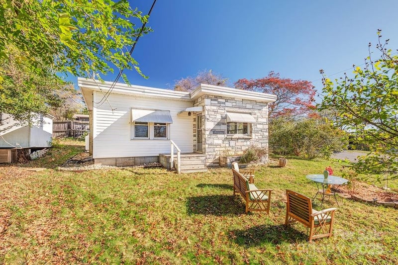 32 Merion Dr, Asheville, NC 28806