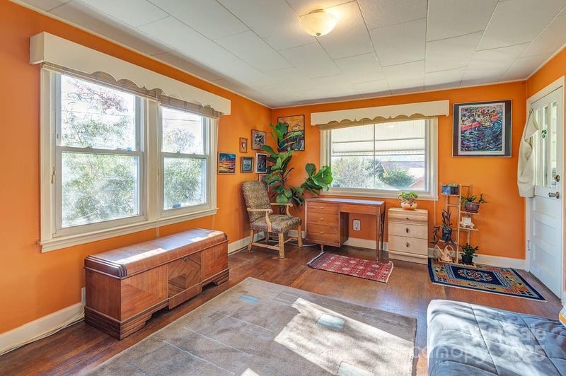 32 Merion Dr, Asheville, NC 28806