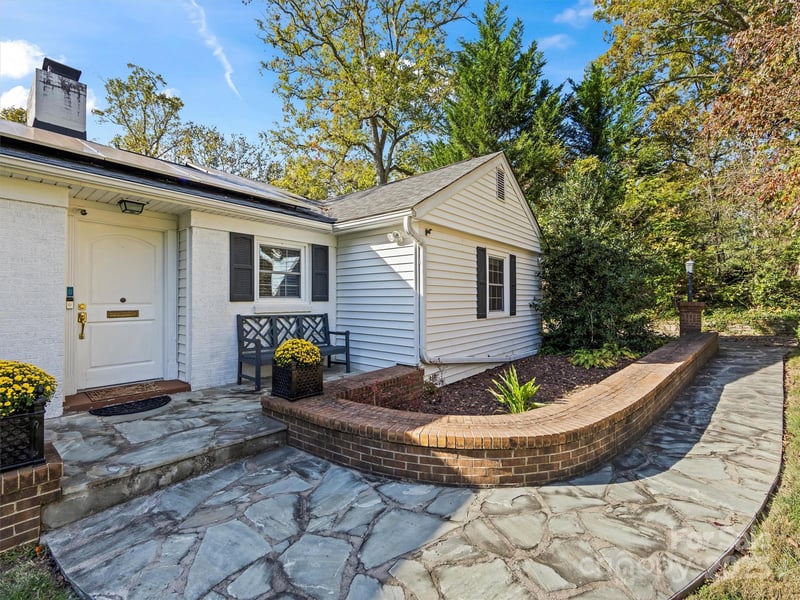 9 Hilltop Rd, Asheville, NC 28803