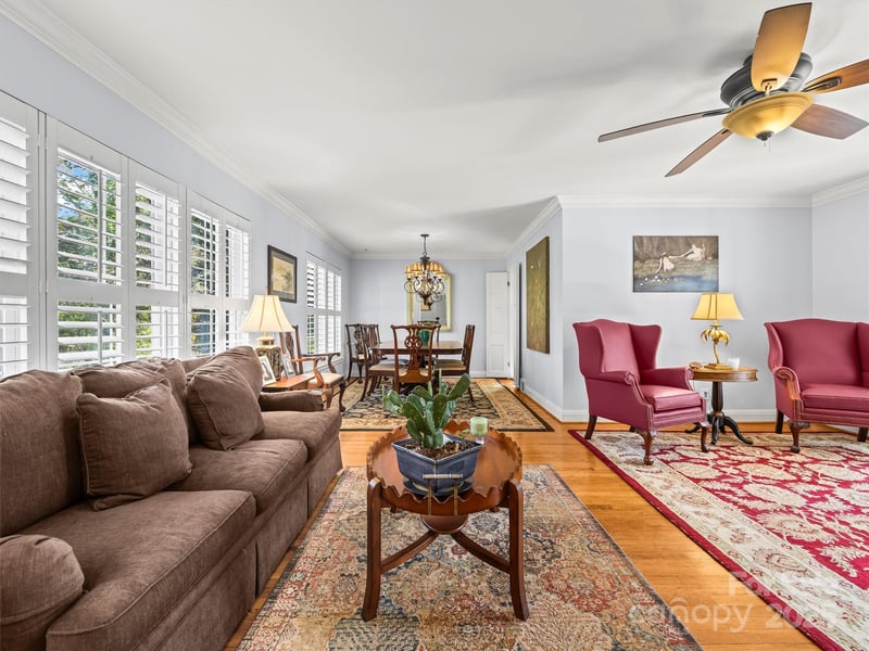 9 Hilltop Rd, Asheville, NC 28803