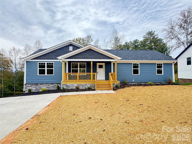 1205 Summerhill St, Lenoir, NC 28645