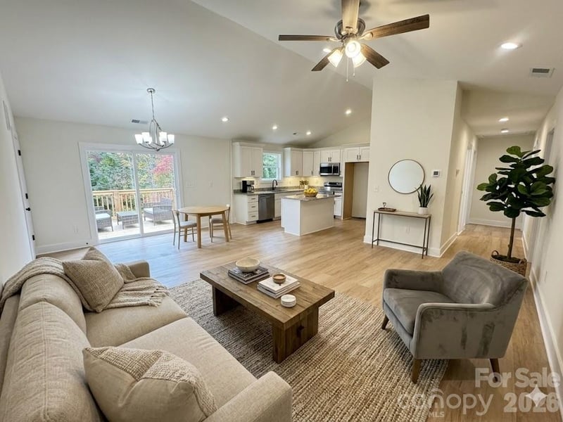 1205 Summerhill St, Lenoir, NC 28645