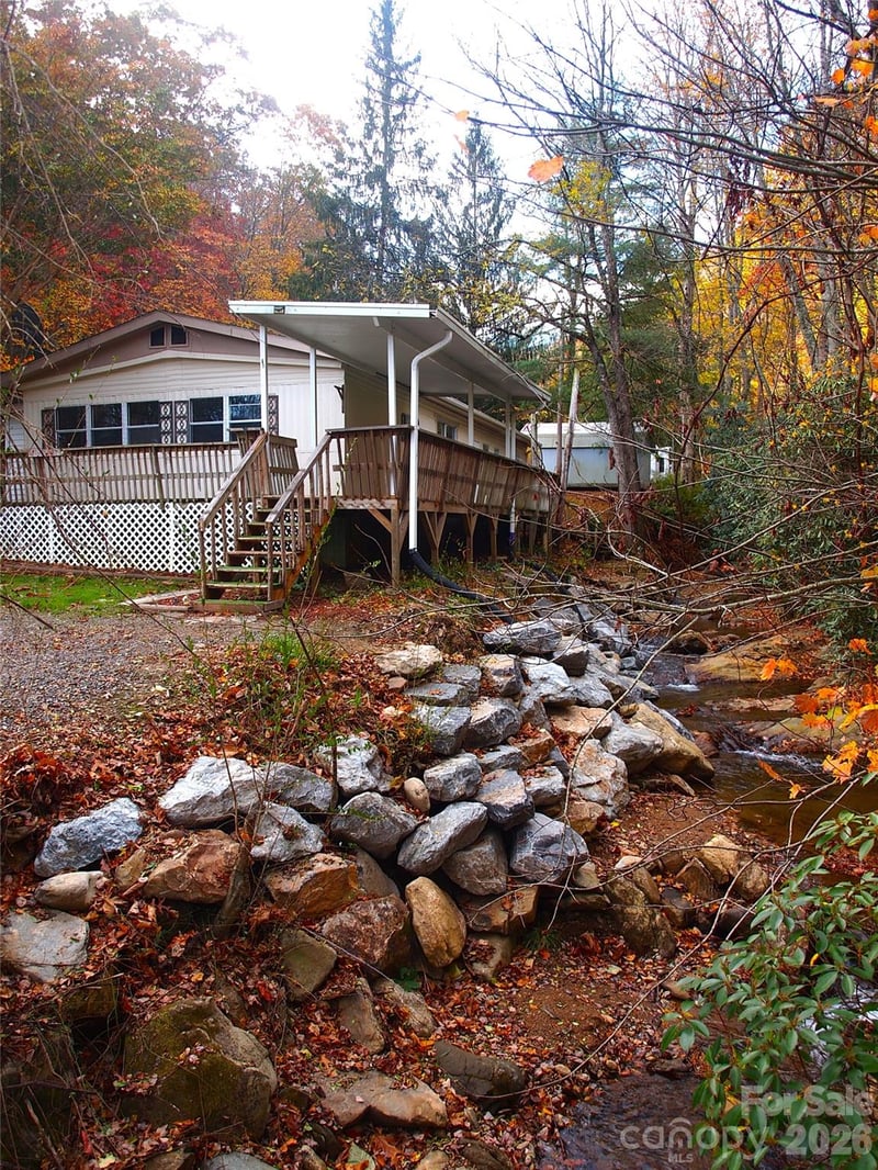 9 Smokey Cove Rd, Canton, NC 28716