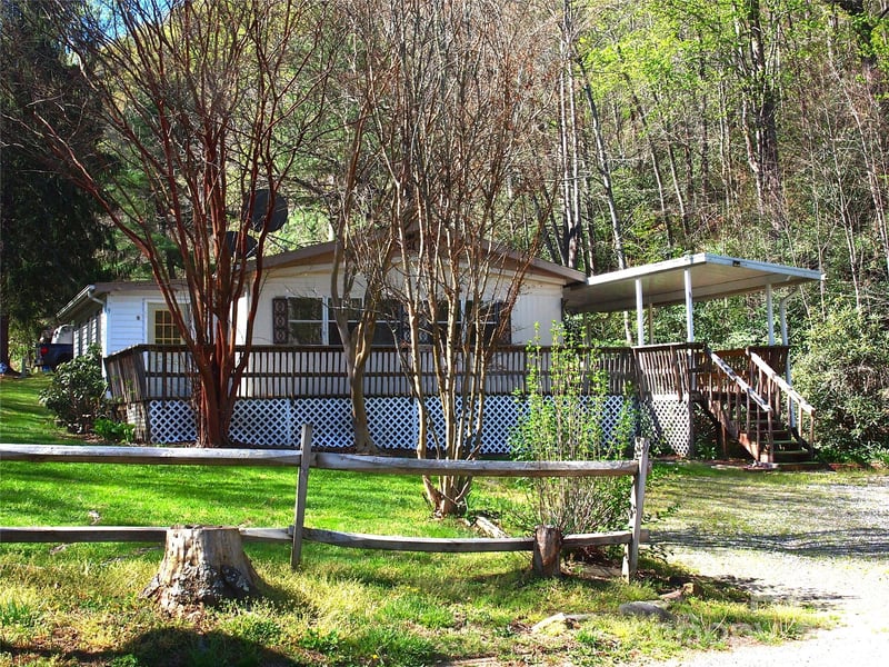 9 Smokey Cove Rd, Canton, NC 28716