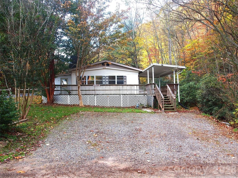 9 Smokey Cove Rd, Canton, NC 28716