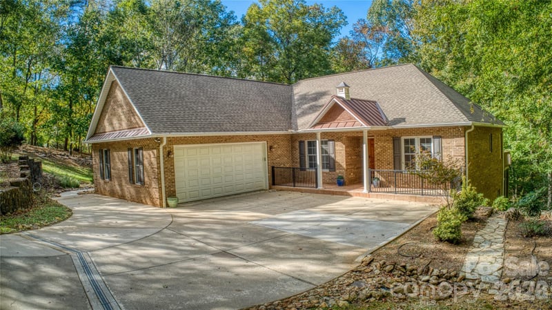 906 Rocky Cove Ln, Denton, NC 27239
