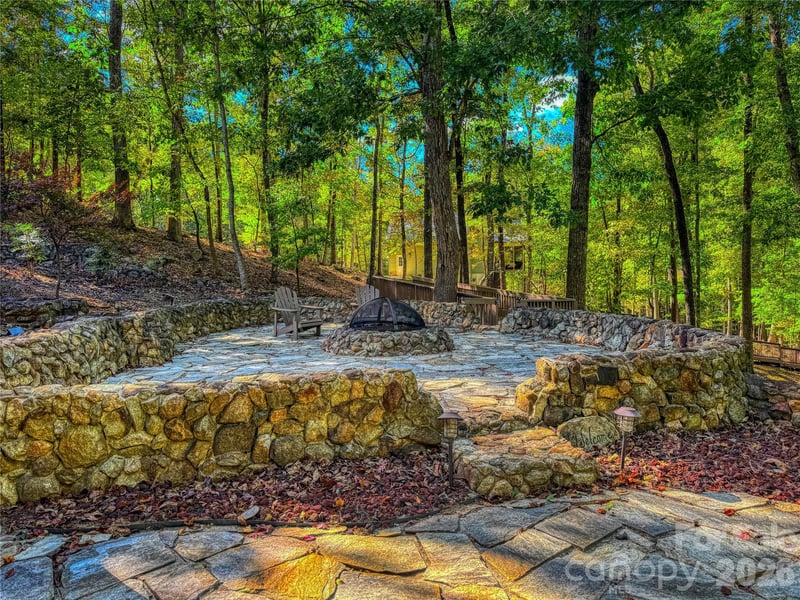906 Rocky Cove Ln, Denton, NC 27239