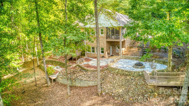 906 Rocky Cove Ln, Denton, NC 27239