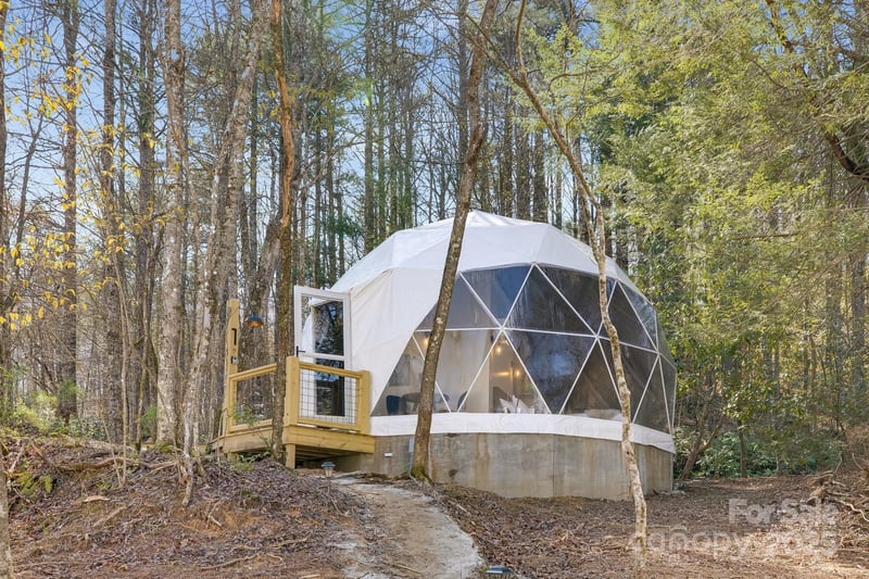 186 Meece Rd, Rosman, NC 28772