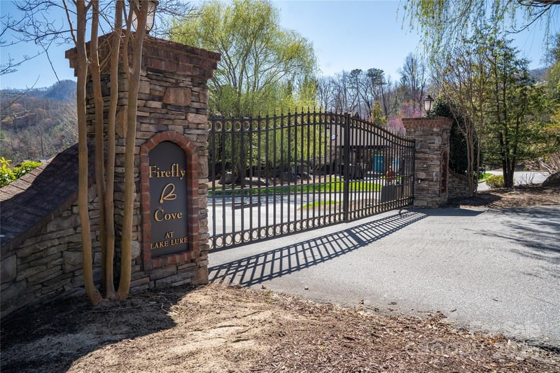 126 Kellerman Point #43, Lake Lure, NC 28746