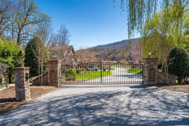 126 Kellerman Point #43, Lake Lure, NC 28746