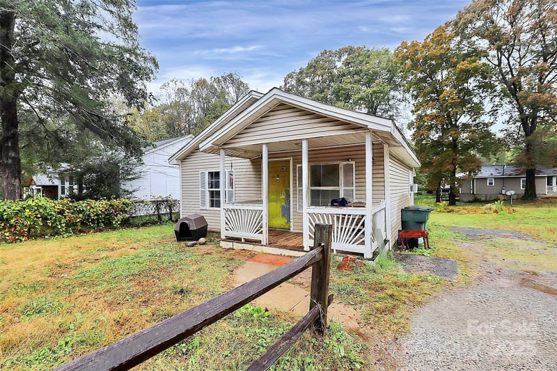 1104 Davidson Ave, Gastonia, NC 28052