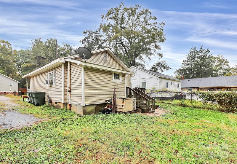 1104 Davidson Ave, Gastonia, NC 28052
