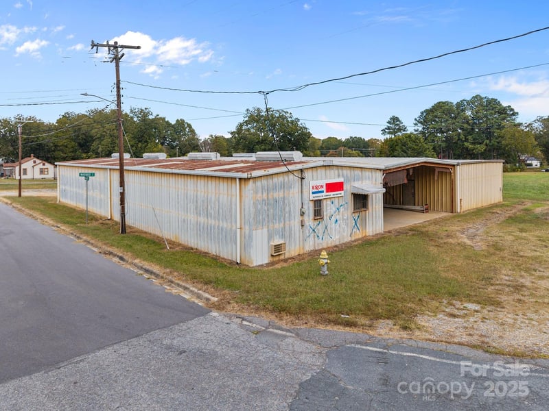 1300 Van Nuys St, Salisbury, NC 28145