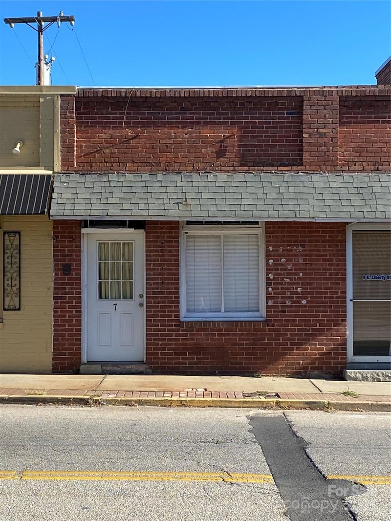 7 Liberty St, York, SC 29745