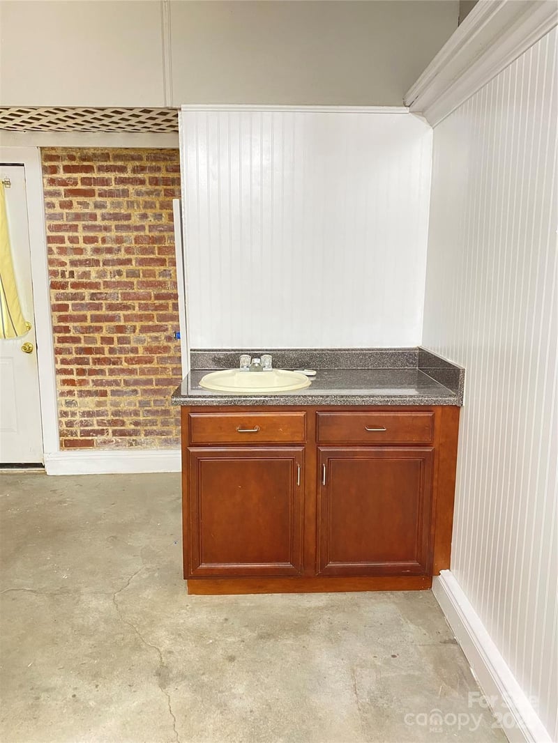 7 Liberty St, York, SC 29745