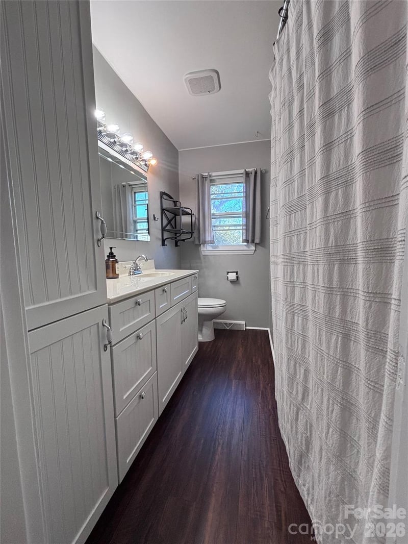 234 Allendale Dr, Forest City, NC 28043