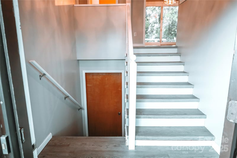 32 Windy Hollow Rd, Asheville, NC 28806