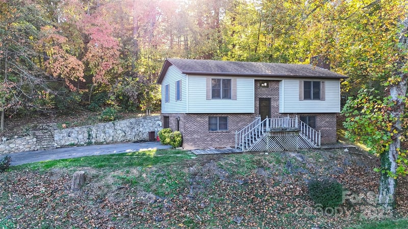 32 Windy Hollow Rd, Asheville, NC 28806