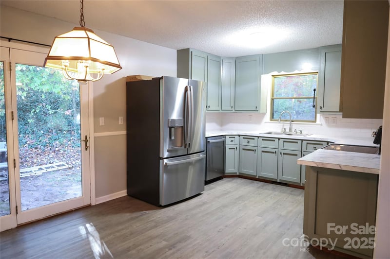 32 Windy Hollow Rd, Asheville, NC 28806