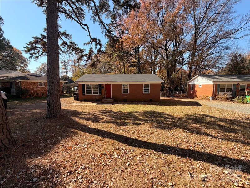 828 Tennyson Dr, Charlotte, NC 28208