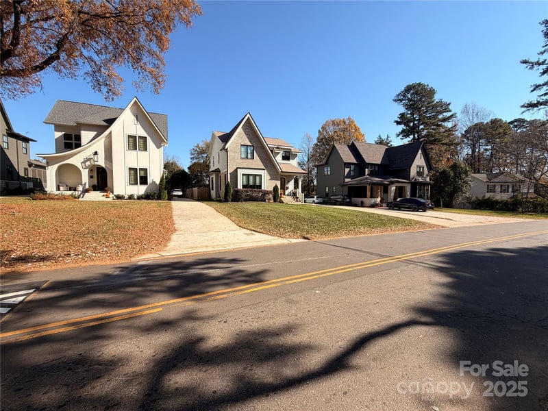 828 Tennyson Dr, Charlotte, NC 28208
