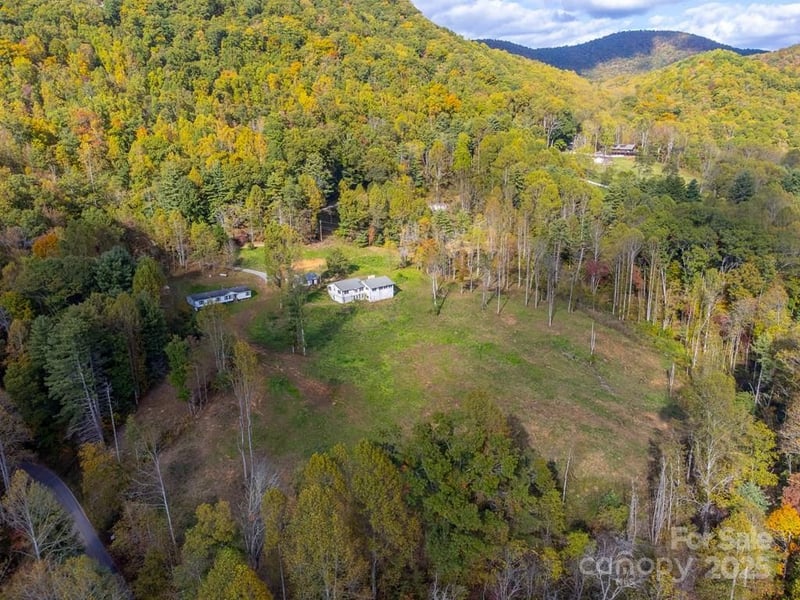 8125 Ellijay Rd, Franklin, NC 28734