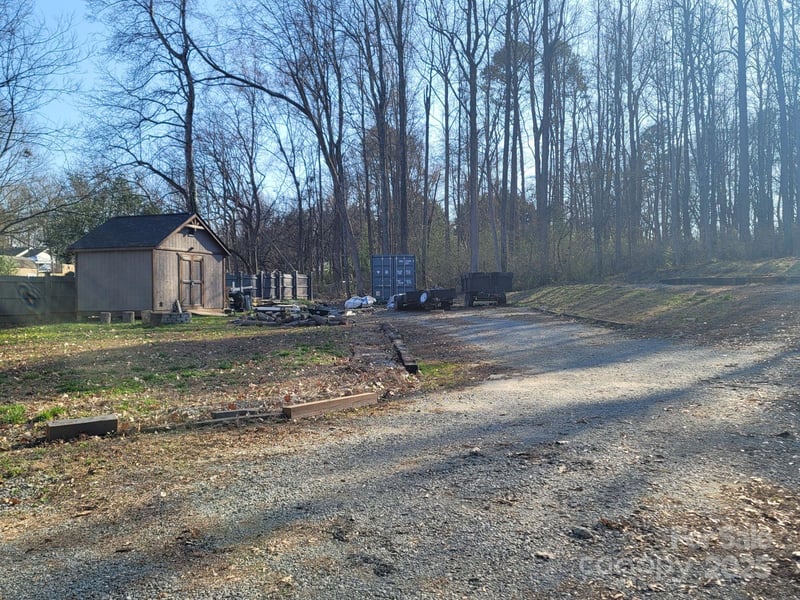 5235 Clearwater Lake Rd, Mount Holly, NC 28120
