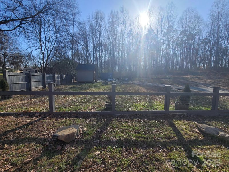 5235 Clearwater Lake Rd, Mount Holly, NC 28120