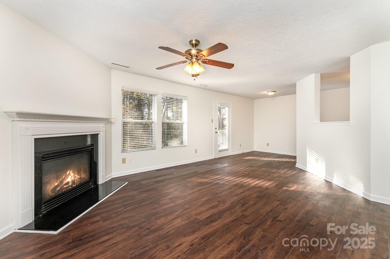 7601 Eben Dr, Charlotte, NC 28269