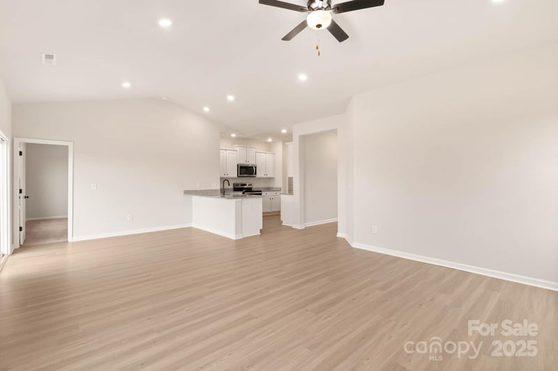 3482 Bear Den Dr, Gastonia, NC 28052