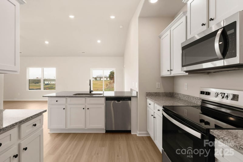 3482 Bear Den Dr, Gastonia, NC 28052